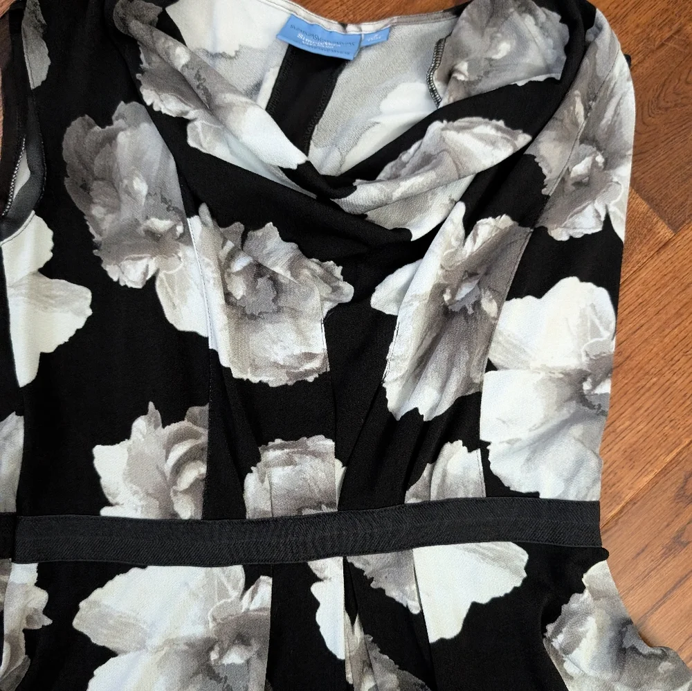 EUC Simply Vera Vera Wang Sleeveless Dress Black Gray White Floral Size Small - Picture 5 of 11